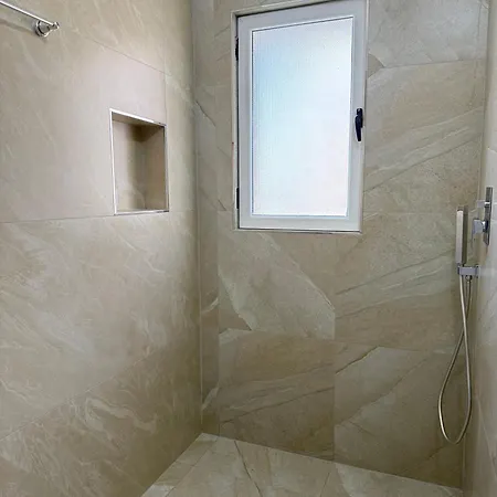 Apartament Jazoj Family *